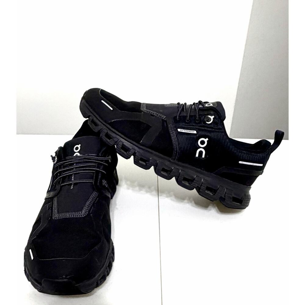 On Cloud 6 Waterproof Women's Running Shoes Size 6.5 Black/Black 3WF10051043